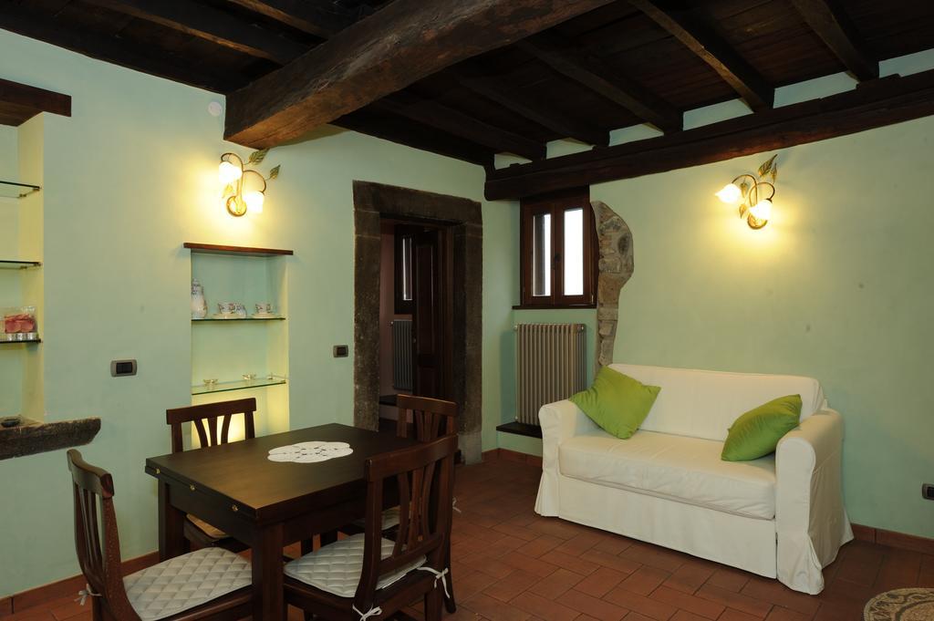 La Scaletta Holiday House براتشيانو الغرفة الصورة