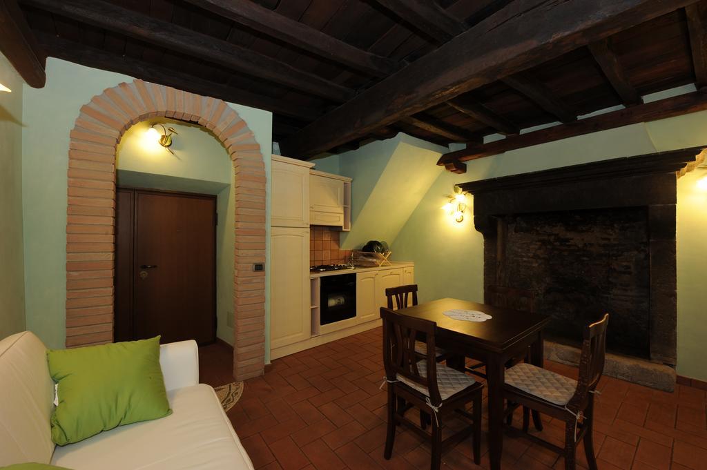 La Scaletta Holiday House براتشيانو الغرفة الصورة